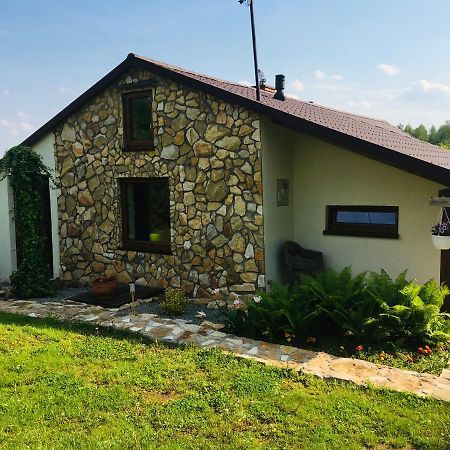 Czytelnia W Sadzie Krzykawka Exterior foto