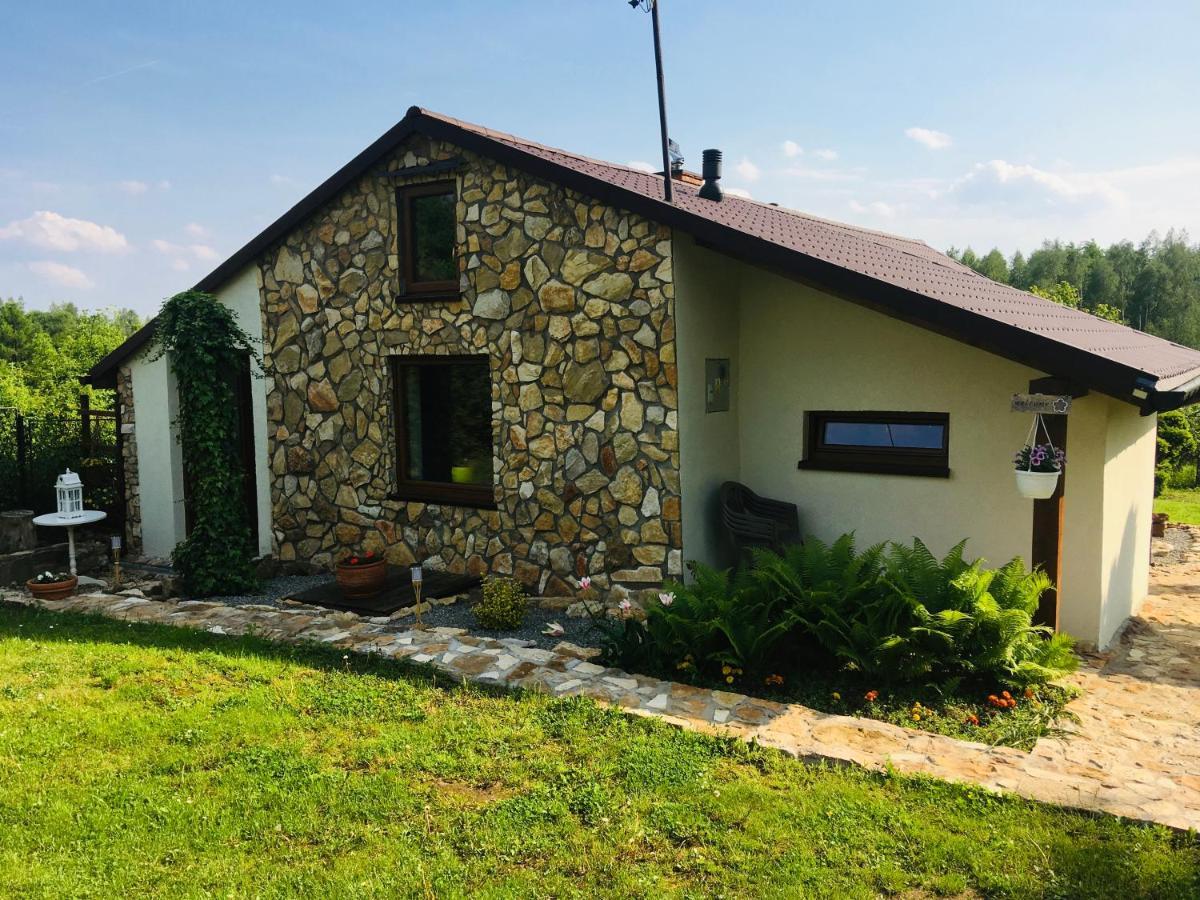 Czytelnia W Sadzie Krzykawka Exterior foto