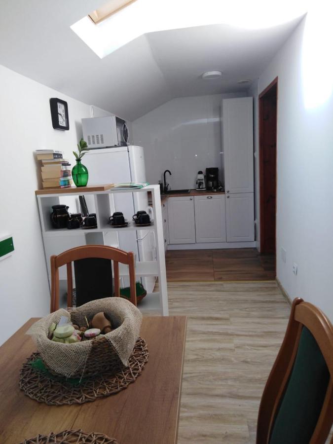 Czytelnia W Sadzie Krzykawka Exterior foto