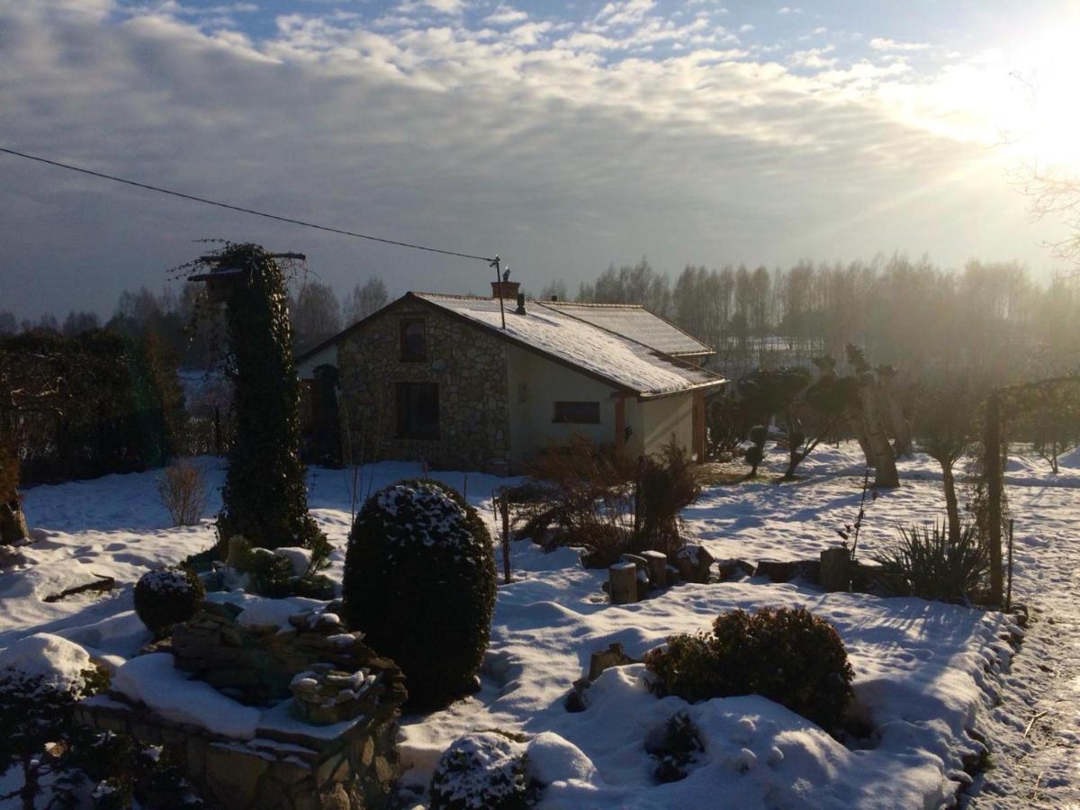 Czytelnia W Sadzie Krzykawka Exterior foto
